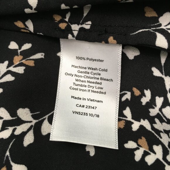 Talbots Women's Floral Blouse Size SP - Picture 7 of 7